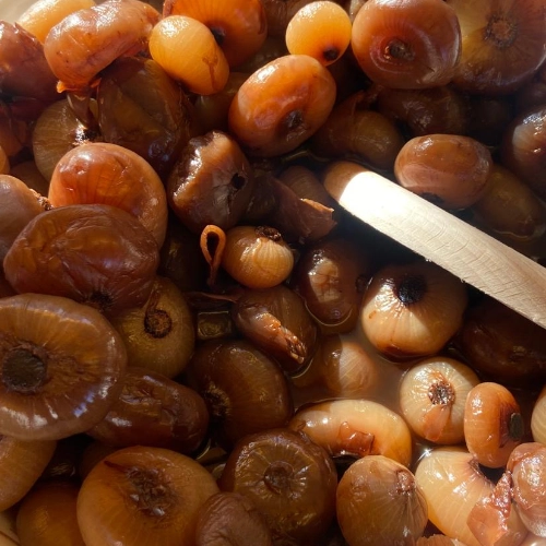 Mediterrane-Genussboxen-Zweibeln-in-Balsamico
